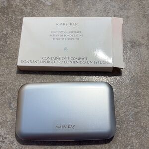 Mary Kay Foundation Compact - White Packaging NWT